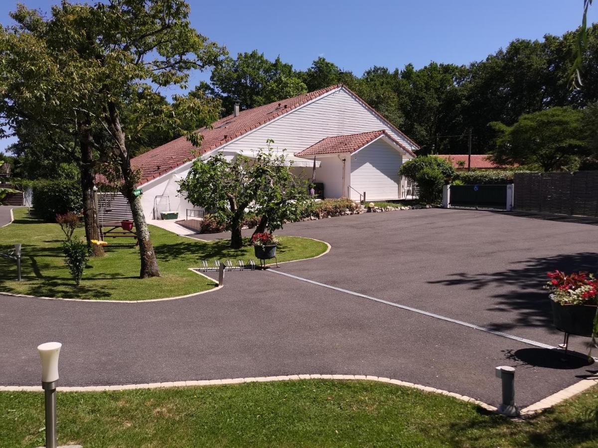HeugasAu Petit Pedegouaty住宿加早餐旅馆 外观 照片