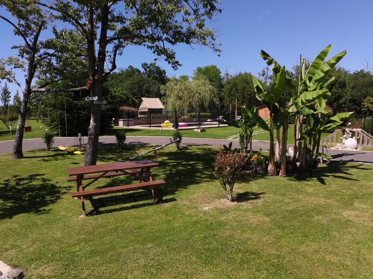 HeugasAu Petit Pedegouaty住宿加早餐旅馆 外观 照片