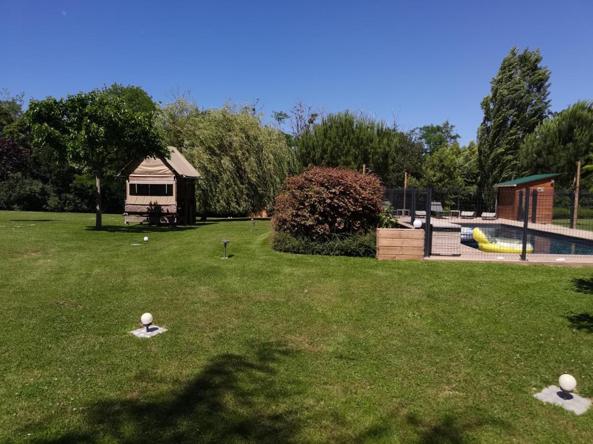HeugasAu Petit Pedegouaty住宿加早餐旅馆 外观 照片